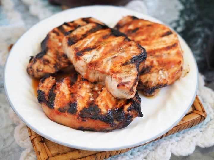 <p>What Is the Difference Between Dry-Aged and Wet-Aged Steaks?, Davie</p>
